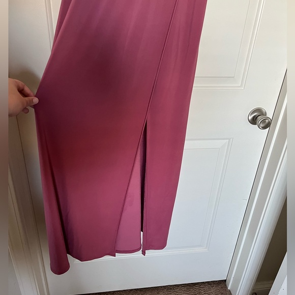 Pink Windsor dress with spaghetti straps and slit up to mid-thigh. Size Large. - Picture 4 of 6